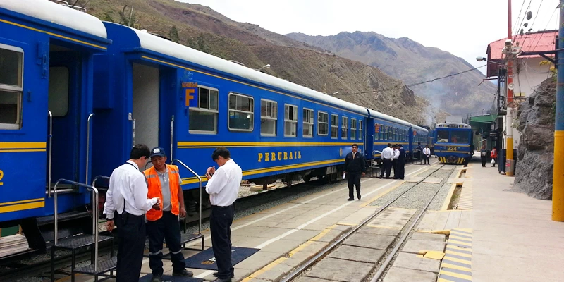 Transporte turistico de Cusco a ollantaytambo estación del Tren